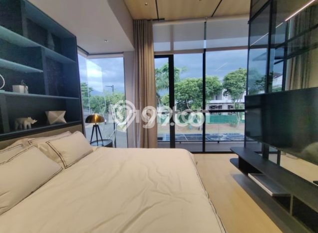 Rumah Elit Modern Tanpa Renovasi di Lippo Karawaci Tangerang Rumah Elit Modern Tanpa Renovasi di Lippo Karawaci Tangerang
