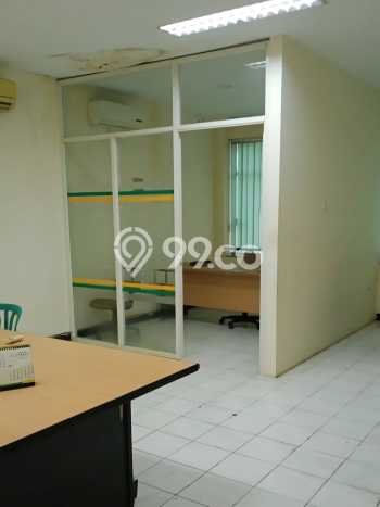 Ruko Dijual di Surabaya LT 96m2 & LB 222m2 Lokasi Terbaik! Ruko Dijual di Surabaya LT 96m2 & LB 222m2 Lokasi Terbaik!