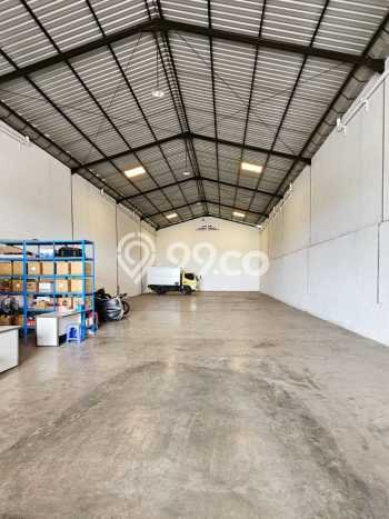 Unit Gudang Dijual di Surabaya LT 528m2 & LB 428m2 Unit Gudang Dijual di Surabaya LT 528m2 & LB 428m2