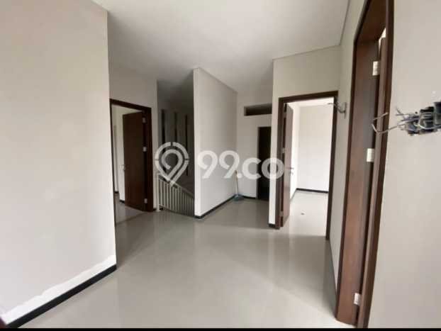 Rumah Strategis Minimalis Lb 158m2 di Rungkut, Surabaya Rumah Strategis Minimalis Lb 158m2 di Rungkut, Surabaya
