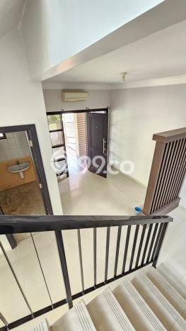 Hunian Eksklusif Dijual LT 155m2 di Gayungan, Surabaya Hunian Eksklusif Dijual LT 155m2 di Gayungan, Surabaya