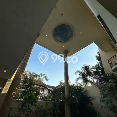 Rumah Elit LB 700m2 Siap Pakai Desain Elegan di Margorejo, Surabaya Rumah Elit LB 700m2 Siap Pakai Desain Elegan di Margorejo, Surabaya