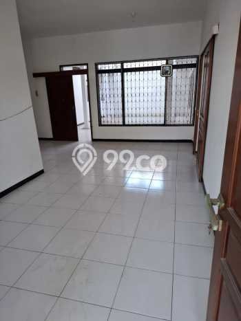Rumah Bagus Siap Huni Di Rungkut Luas 170m2 Lokasi Strategis Rumah Bagus Siap Huni Di Rungkut Luas 170m2 Lokasi Strategis