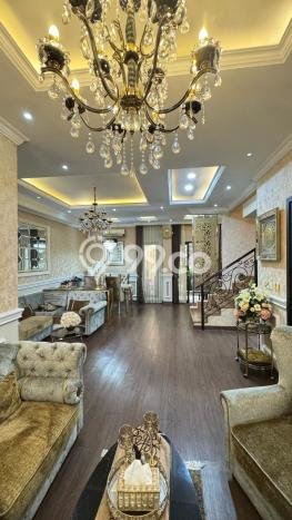 Rumah Luxury Modern Tanpa Renovasi di Ketintang Surabaya Rumah Luxury Modern Tanpa Renovasi di Ketintang Surabaya