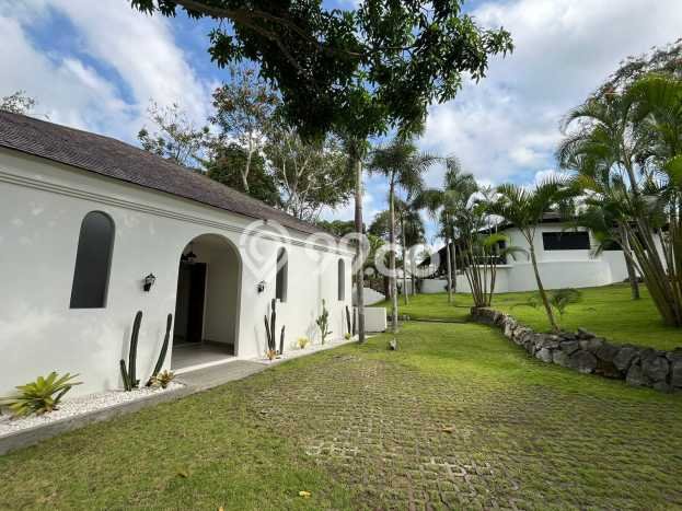 Rumah Luxury Modern Siap Huni di Canggu Badung Rumah Luxury Modern Siap Huni di Canggu Badung
