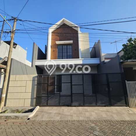 Jual Rumah Strategis Bagus Punya 4 KT di Rungkut Surabaya SHM Jual Rumah Strategis Bagus Punya 4 KT di Rungkut Surabaya SHM