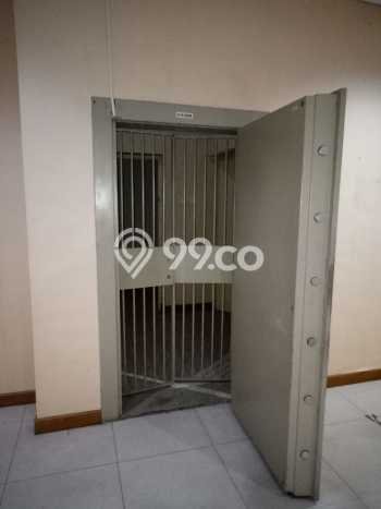 Disewakan Rumah Strategis LT 694m2 / LB 570m2 di Diponegoro, Surabaya Disewakan Rumah Strategis LT 694m2 / LB 570m2 di Diponegoro, Surabaya