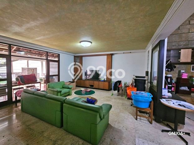 Dijual Rumah Premium dengan Fasilitas Sekitar Komplit di Rungkut, Surabaya Dijual Rumah Premium dengan Fasilitas Sekitar Komplit di Rungkut, Surabaya