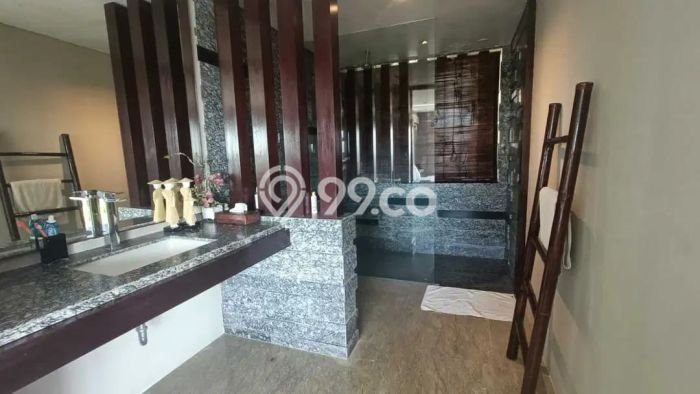 LOKASI STRATEGIS! Vila di , Dimensi 350m2m², Pemandangan Indah sekitar LOKASI STRATEGIS! Vila di , Dimensi 350m2m², Pemandangan Indah sekitar