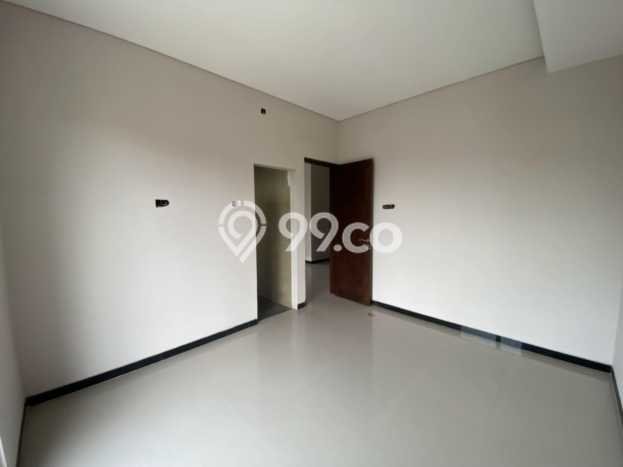 For Sale Rumah Mewah Exclusive di Rungkut, Surabaya For Sale Rumah Mewah Exclusive di Rungkut, Surabaya