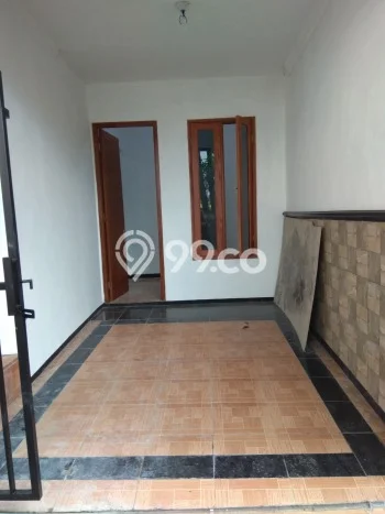 Disewakan! Rumah 3 Kamar Tidur &
1 Kamar Mandi di Gununganyar, Surabaya Disewakan! Rumah 3 Kamar Tidur &
1 Kamar Mandi di Gununganyar, Surabaya
