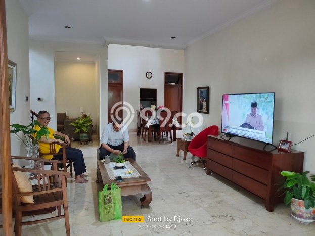 For Sale! Premium House LT 374m2 Desain Elegan di Kampung Rambutan For Sale! Premium House LT 374m2 Desain Elegan di Kampung Rambutan