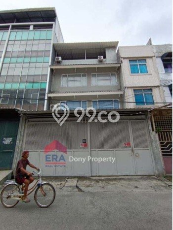 Ruko Dijual di Jakarta Barat LT 99m2 & LB 256m2 Lokasi Terbaik! Ruko Dijual di Jakarta Barat LT 99m2 & LB 256m2 Lokasi Terbaik!