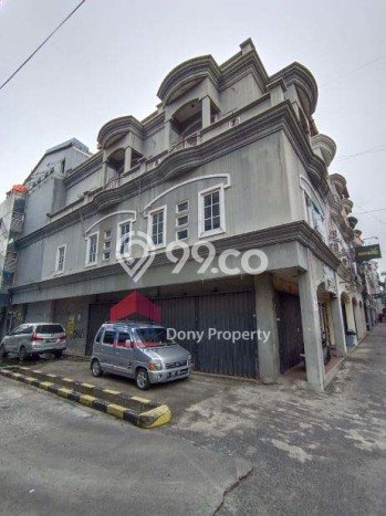 Ruko Dijual di Prime Area Jakarta Barat Luas 240m2 Ruko Dijual di Prime Area Jakarta Barat Luas 240m2