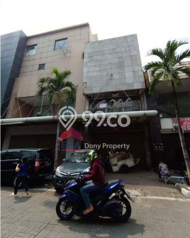 Ruko Strategis Kawasan Pasar Baru, Luas 300m², Mainroad, Area Bisnis Aktif Ruko Strategis Kawasan Pasar Baru, Luas 300m², Mainroad, Area Bisnis Aktif
