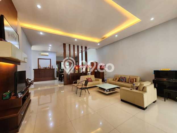 Vila Terawat Kawasan Medan Polonia, Dimensi 330m2m², Kawasan Tenang dan nyaman Vila Terawat Kawasan Medan Polonia, Dimensi 330m2m², Kawasan Tenang dan nyaman