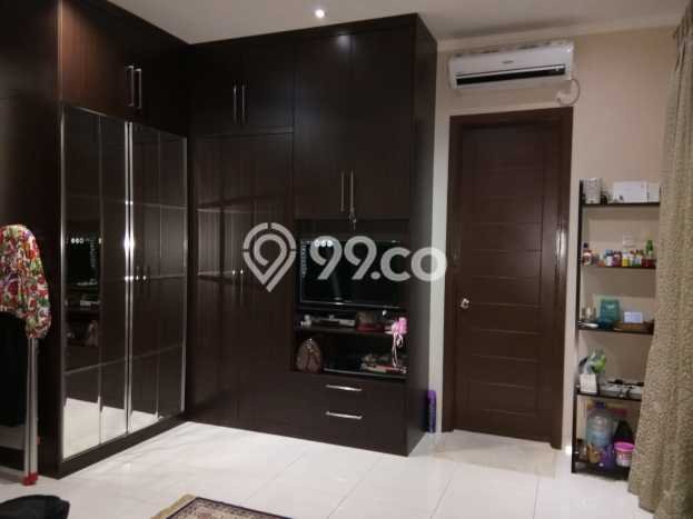 Hunian Elit LB 180m2 Siap Huni Desain Elegan di Bintaro, Tangerang Selatan Hunian Elit LB 180m2 Siap Huni Desain Elegan di Bintaro, Tangerang Selatan