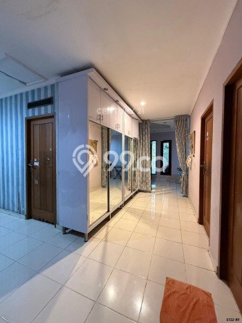 Rumah Strategis Modern Lb 200m2 di Jagakarsa, Jakarta Selatan Rumah Strategis Modern Lb 200m2 di Jagakarsa, Jakarta Selatan