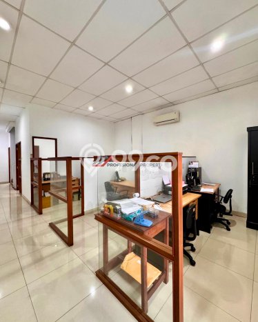 Unit Komersial Dijual di Jakarta Selatan LT 67m2 & LB 294m2 Unit Komersial Dijual di Jakarta Selatan LT 67m2 & LB 294m2