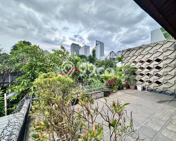 Rumah Eksklusif Siap Huni LT 258m2 di Cilandak, Jakarta Selatan Rumah Eksklusif Siap Huni LT 258m2 di Cilandak, Jakarta Selatan
