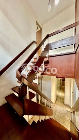 Rumah Elit LB 350m2 Siap Pakai Desain Elegan di patra kuningan, Jakarta Selatan Rumah Elit LB 350m2 Siap Pakai Desain Elegan di patra kuningan, Jakarta Selatan