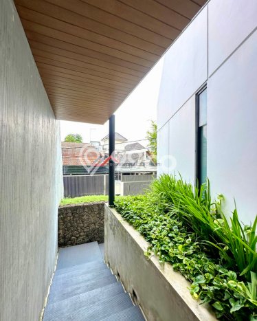 Rumah Luxury Modern Siap Huni di Cipete Jakarta Selatan Rumah Luxury Modern Siap Huni di Cipete Jakarta Selatan