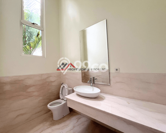 Rumah Elit Modern Tanpa Renovasi di Lebak Bulus Jakarta Selatan Rumah Elit Modern Tanpa Renovasi di Lebak Bulus Jakarta Selatan