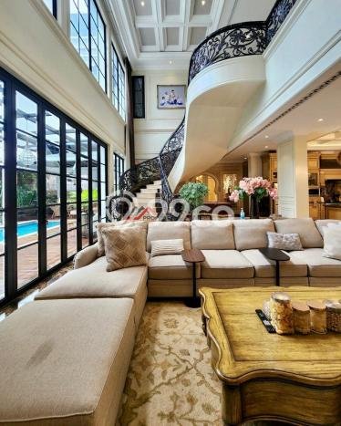 Dijual Rumah Luas Megah Dengan View Eksklusif di Kemang, Jakarta Selatan Dijual Rumah Luas Megah Dengan View Eksklusif di Kemang, Jakarta Selatan