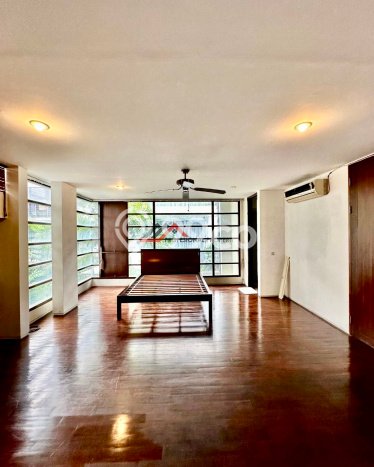 Hunian Mewah LB 240m2 Siap Pakai Desain Elegan di Kemang, Jakarta Selatan Hunian Mewah LB 240m2 Siap Pakai Desain Elegan di Kemang, Jakarta Selatan