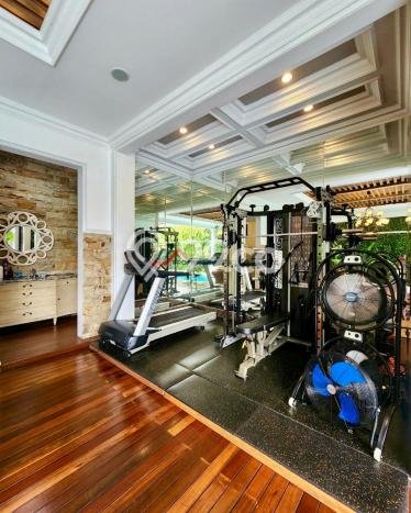 Dijual Rumah Luas Megah Dengan View Eksklusif di Kemang, Jakarta Selatan Dijual Rumah Luas Megah Dengan View Eksklusif di Kemang, Jakarta Selatan