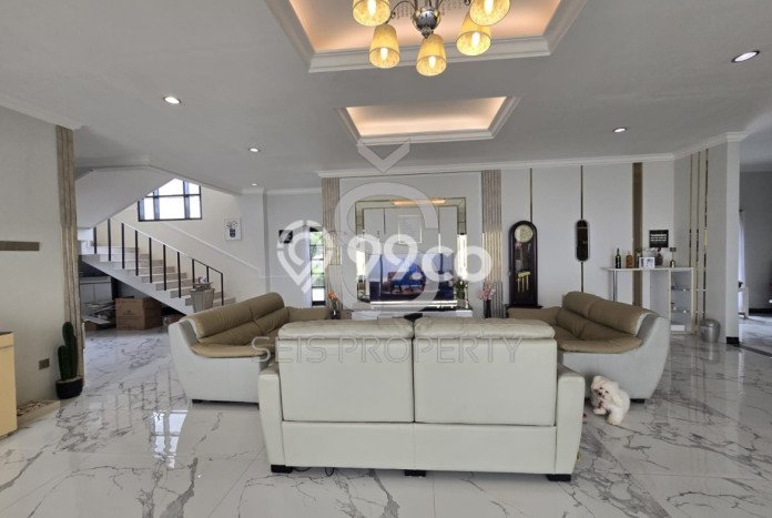 Hunian Mewah LB 430m2 Siap Pakai Desain Elegan di Geger Kalong, Bandung Hunian Mewah LB 430m2 Siap Pakai Desain Elegan di Geger Kalong, Bandung