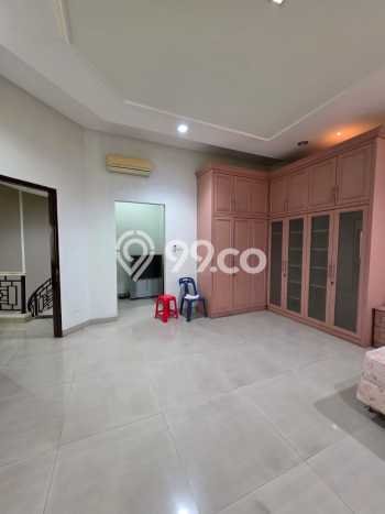 Disewakan! Rumah 5 Kamar Tidur &
5 Kamar Mandi di Pantai Indah Kapuk, Jakarta Utara Disewakan! Rumah 5 Kamar Tidur &
5 Kamar Mandi di Pantai Indah Kapuk, Jakarta Utara