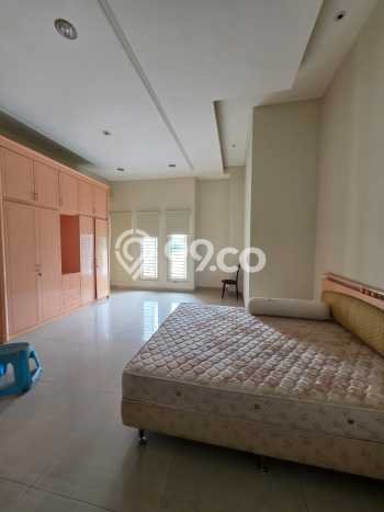 Disewakan! Rumah 5 Kamar Tidur &
5 Kamar Mandi di Pantai Indah Kapuk, Jakarta Utara Disewakan! Rumah 5 Kamar Tidur &
5 Kamar Mandi di Pantai Indah Kapuk, Jakarta Utara