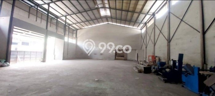 Unit Gudang Disewa Lokasi Penjaringan, Jakarta Utara Spesifikasi Luas Bangunan 2000m2 Unit Gudang Disewa Lokasi Penjaringan, Jakarta Utara Spesifikasi Luas Bangunan 2000m2