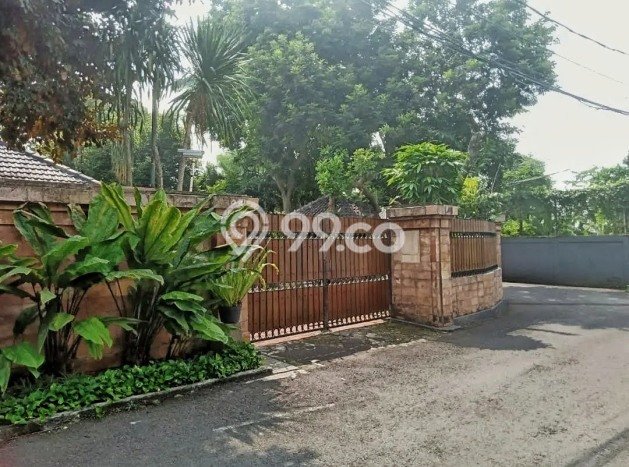 Ready to Use! Luxury House LT 793m2 Desain Elegan di Kemang Ready to Use! Luxury House LT 793m2 Desain Elegan di Kemang