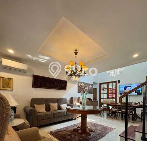 Hunian Elit LB 200m2 Siap Huni Desain Elegan di Bintaro, Tangerang Selatan Hunian Elit LB 200m2 Siap Huni Desain Elegan di Bintaro, Tangerang Selatan