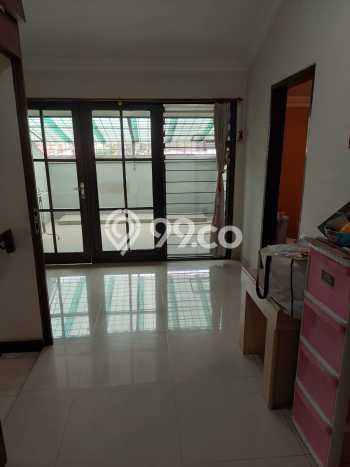 Rumah Elit Modern Siap Huni di Meruya Jakarta Barat Rumah Elit Modern Siap Huni di Meruya Jakarta Barat