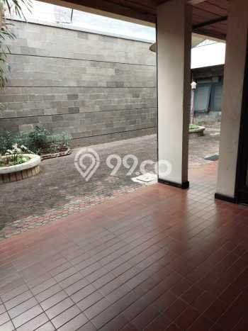 Rumah Elit Modern Siap Huni di Meruya Jakarta Barat Rumah Elit Modern Siap Huni di Meruya Jakarta Barat