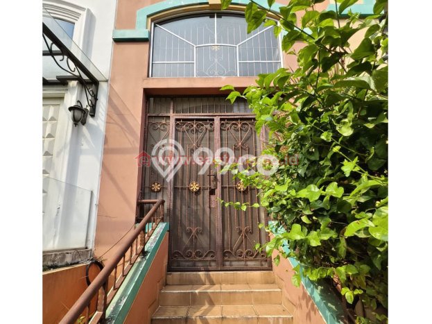 For Sale! Luxury House LT 150m2 Desain Modern di Pasar Baru For Sale! Luxury House LT 150m2 Desain Modern di Pasar Baru