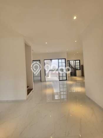 Rumah Luxury Modern Siap Huni di Bintaro Tangerang Selatan Rumah Luxury Modern Siap Huni di Bintaro Tangerang Selatan