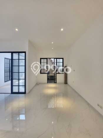 Rumah Luxury Modern Siap Huni di Bintaro Tangerang Selatan Rumah Luxury Modern Siap Huni di Bintaro Tangerang Selatan