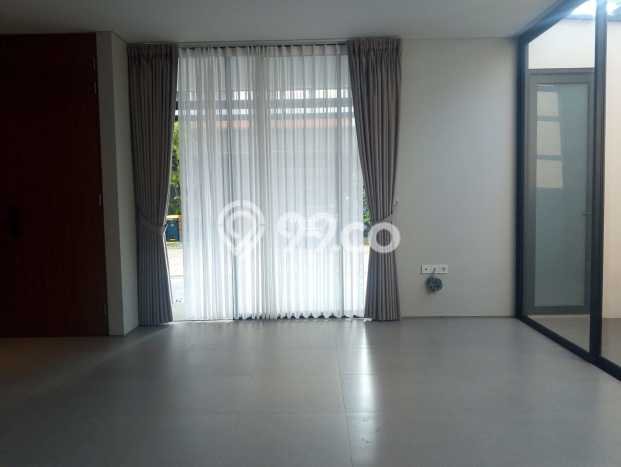 Disewakan! Rumah 4 Kamar Tidur &
3 Kamar Mandi di Bintaro, Tangerang Selatan Disewakan! Rumah 4 Kamar Tidur &
3 Kamar Mandi di Bintaro, Tangerang Selatan