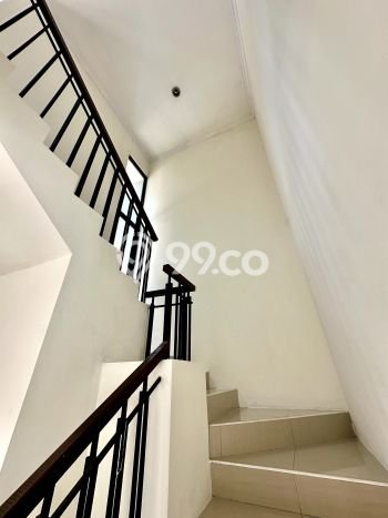Rumah Luxury di Tangerang Strategis Kondisi Terawat Rumah Luxury di Tangerang Strategis Kondisi Terawat