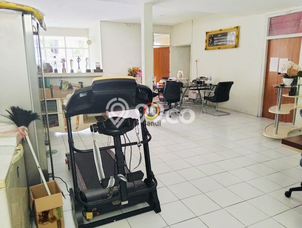 Rumah Elit Modern Tanpa Renovasi di Ngesrep Semarang Rumah Elit Modern Tanpa Renovasi di Ngesrep Semarang