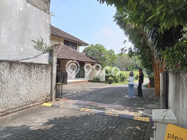 Ready to Use! Luxury House LT 1540m2 Desain Modern di Ragunan Ready to Use! Luxury House LT 1540m2 Desain Modern di Ragunan