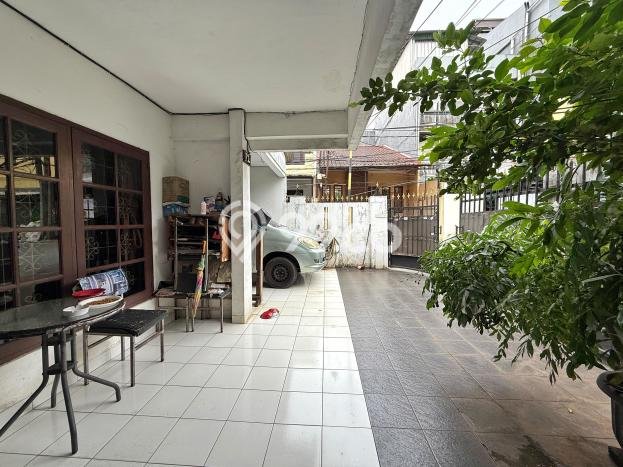 Rumah Elit LB 150m2 Siap Huni Desain Elegan di Tomang, Jakarta Barat Rumah Elit LB 150m2 Siap Huni Desain Elegan di Tomang, Jakarta Barat