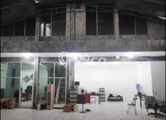 Gudang Disewa di Jakarta Pusat dengan LB 420m2 Area Komersial Ramai Gudang Disewa di Jakarta Pusat dengan LB 420m2 Area Komersial Ramai