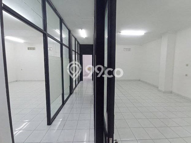 Jual Rumah Luas Megah Dengan View Cantik di Tomang, Jakarta Barat Jual Rumah Luas Megah Dengan View Cantik di Tomang, Jakarta Barat