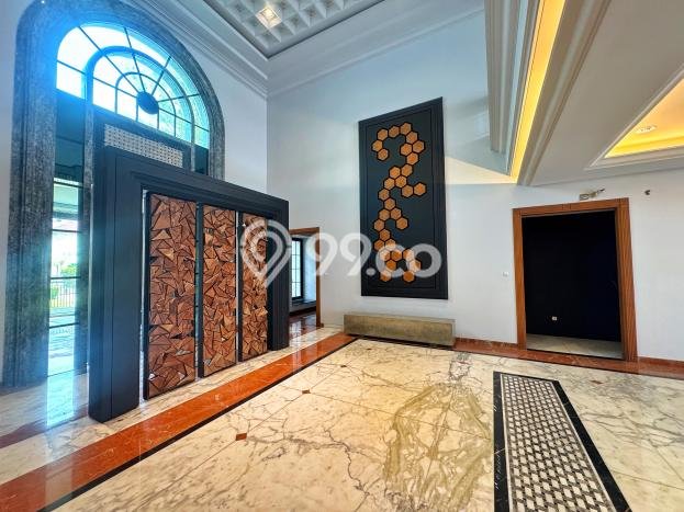 Rumah Elit Modern Tanpa Renovasi di Pondok Indah Jakarta Selatan Rumah Elit Modern Tanpa Renovasi di Pondok Indah Jakarta Selatan