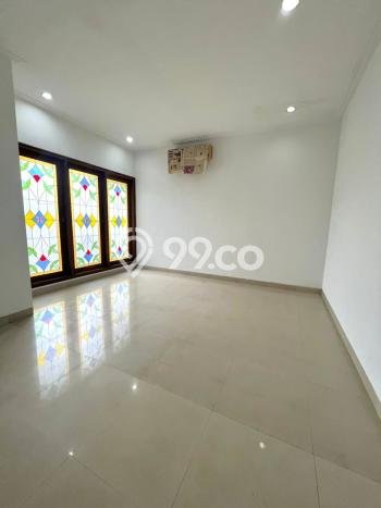Ready to Use! Luxury House LT 355m2 Desain Elegan di Lebak Bulus Ready to Use! Luxury House LT 355m2 Desain Elegan di Lebak Bulus